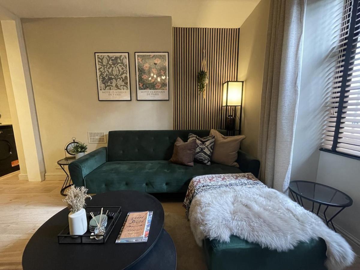 Apartment Chic Garden Escape In Clifton *